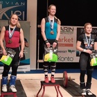 Marju Kymäläinen palkintopallilla